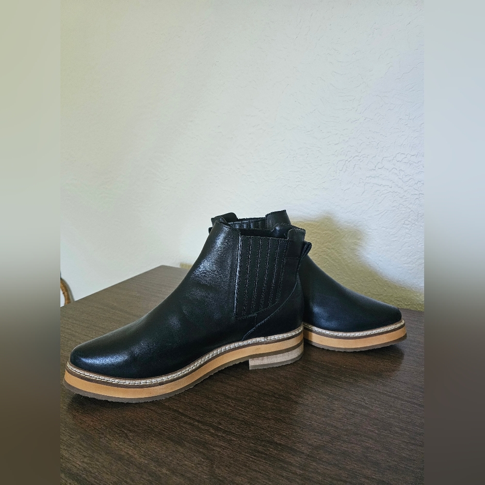 Roolee Black and Tan Ankle Boots with Platform Sole - Picture 3 of 8